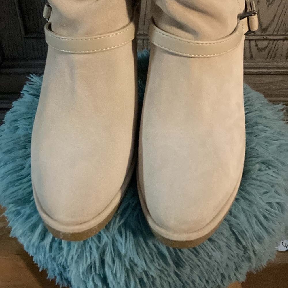 “BOX NOT INCLUDED” BRAND NEW FRANCO SARTO BOOTS SIZE 9.5! NWT! COLOR IS CREAM! - Picture 3 of 8